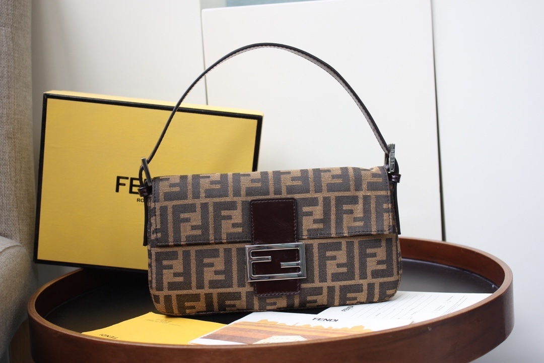 Fendi Mamma Baguette Shoulder Bag