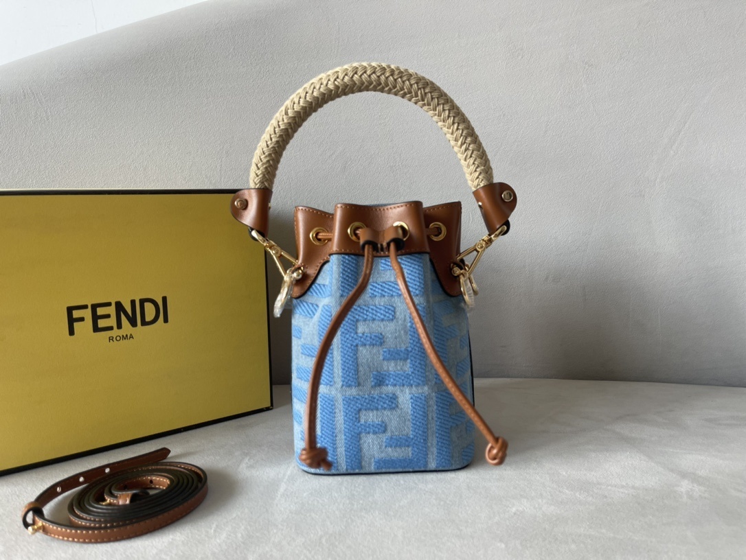 Fendi Mon Tresor Blue Womens Blue