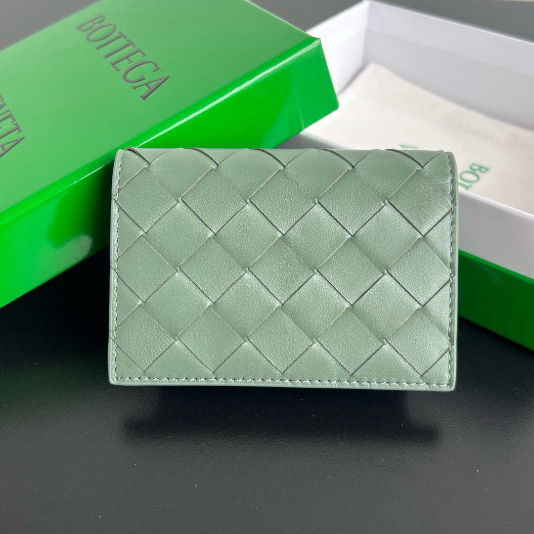 Bottega Veneta Intrecciato Weave Lambskin Compact Wallet Green