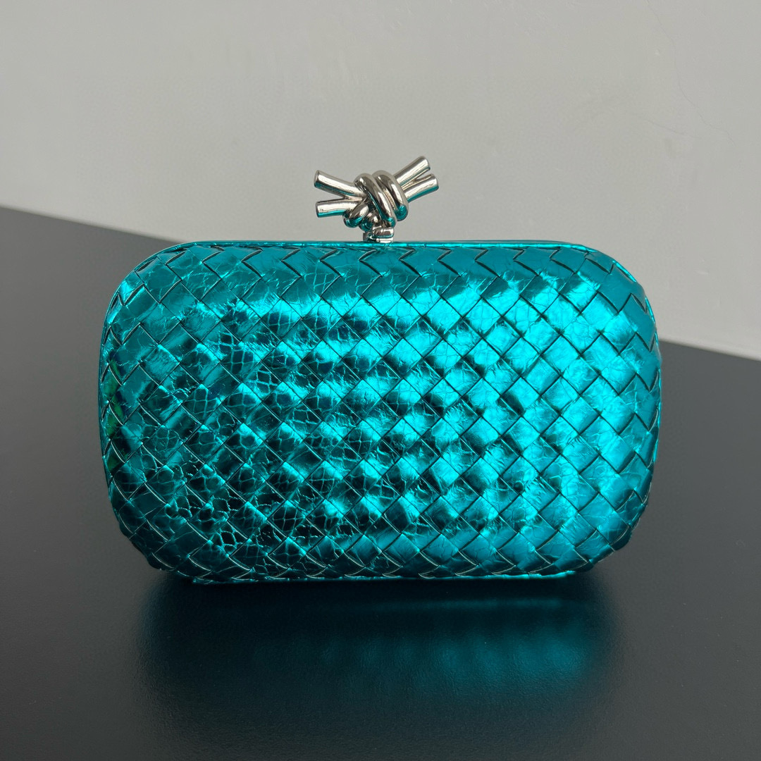 Bottega Veneta Leather Clutch Bag emarald green