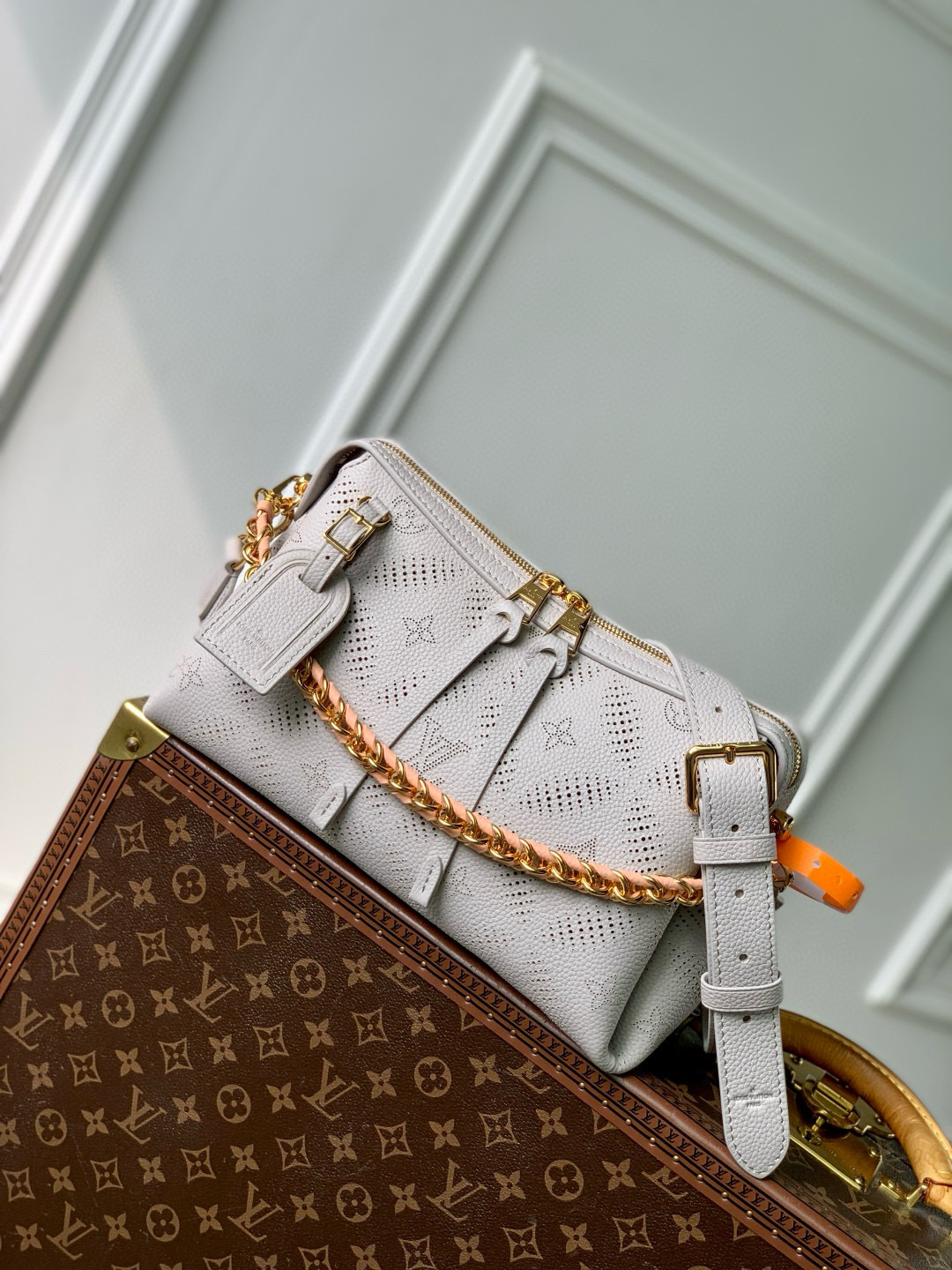 LV M13157 Hand It All PM