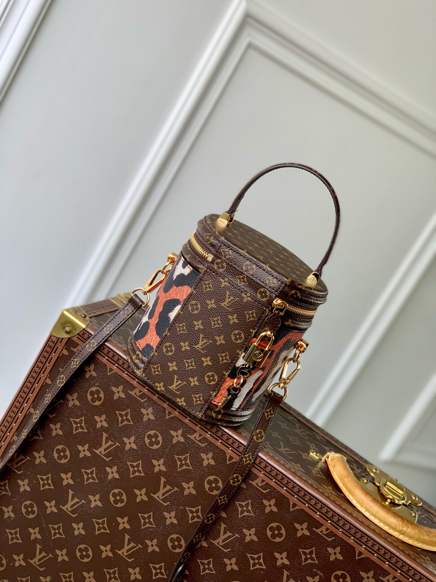LV Monogram Vanity Case Handbag Brown