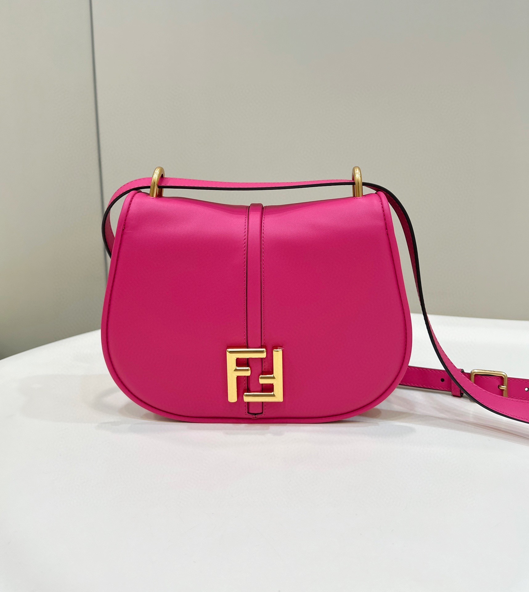 Fendi Camon Leather Shoulder Bag Pink