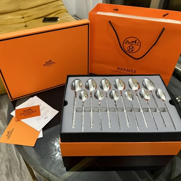 Hermes 24-piece knife and fork set, made of imported 304 stainless steel, hand-polished