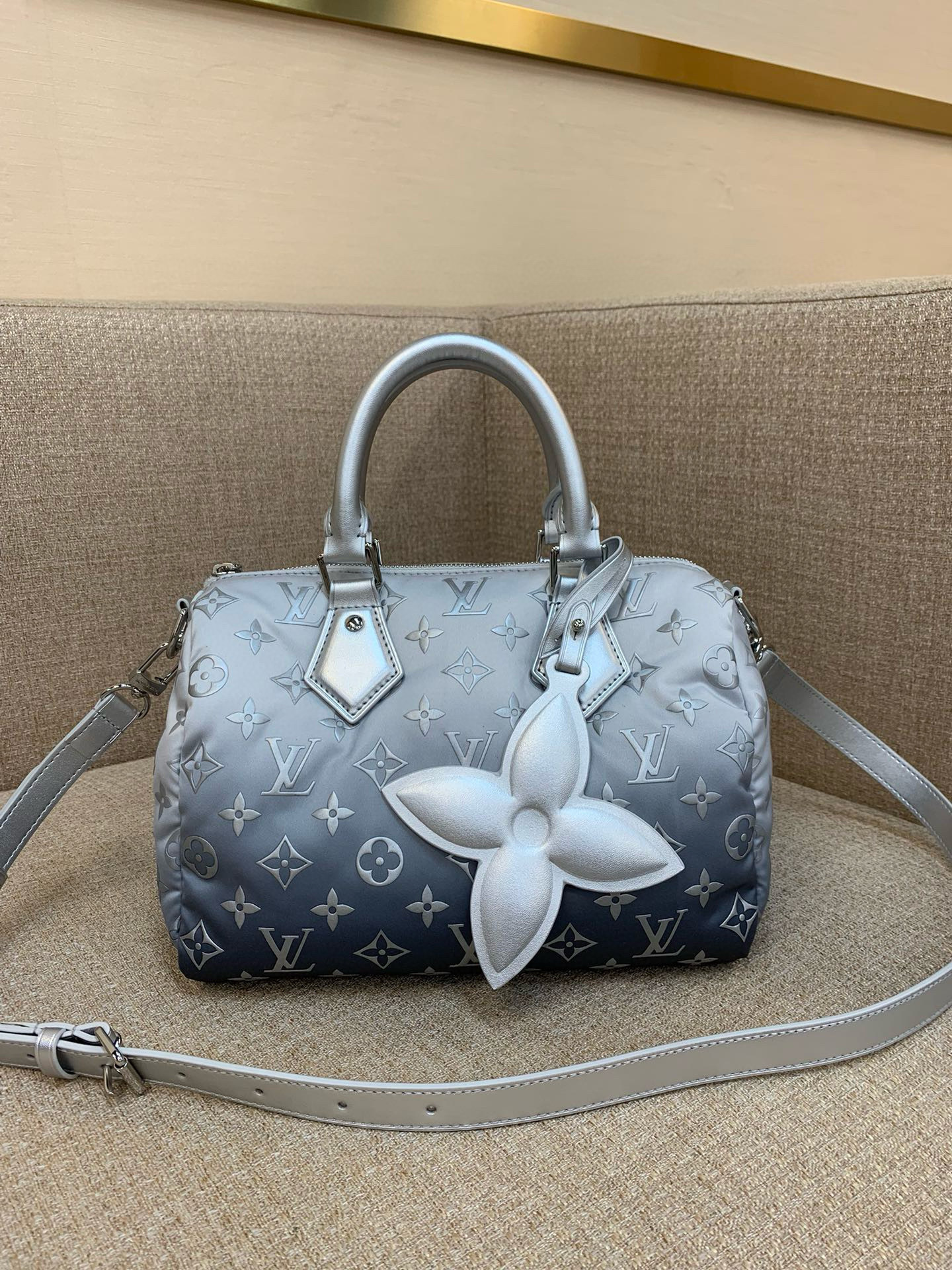 LV Speedy Bandoulière 20 Bicolor Monogram Empreinte Leather - Handbag