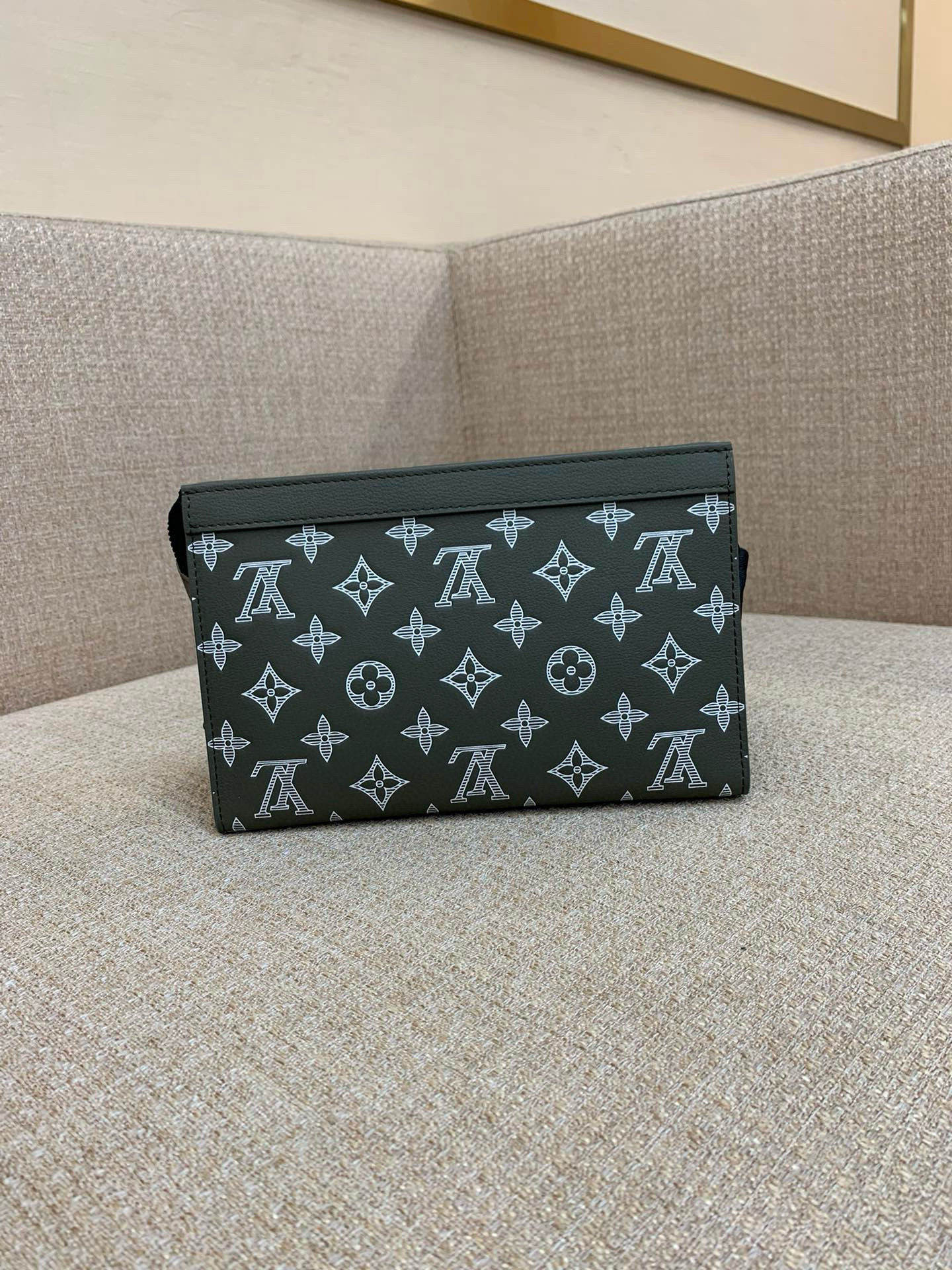 LV Gaston Wearable Wallet