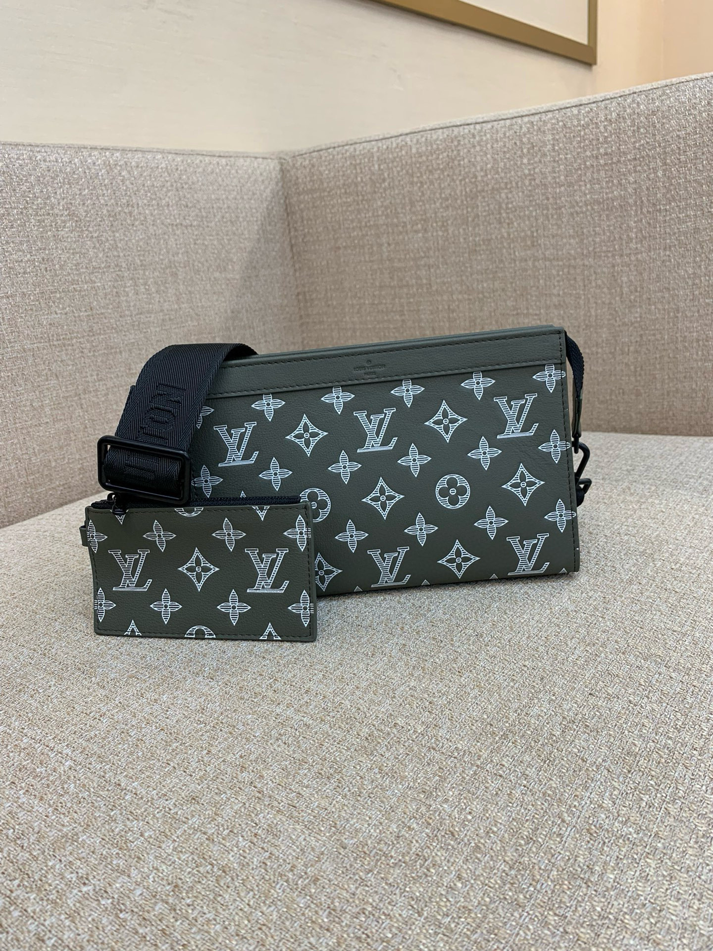 LV Gaston Wearable Wallet