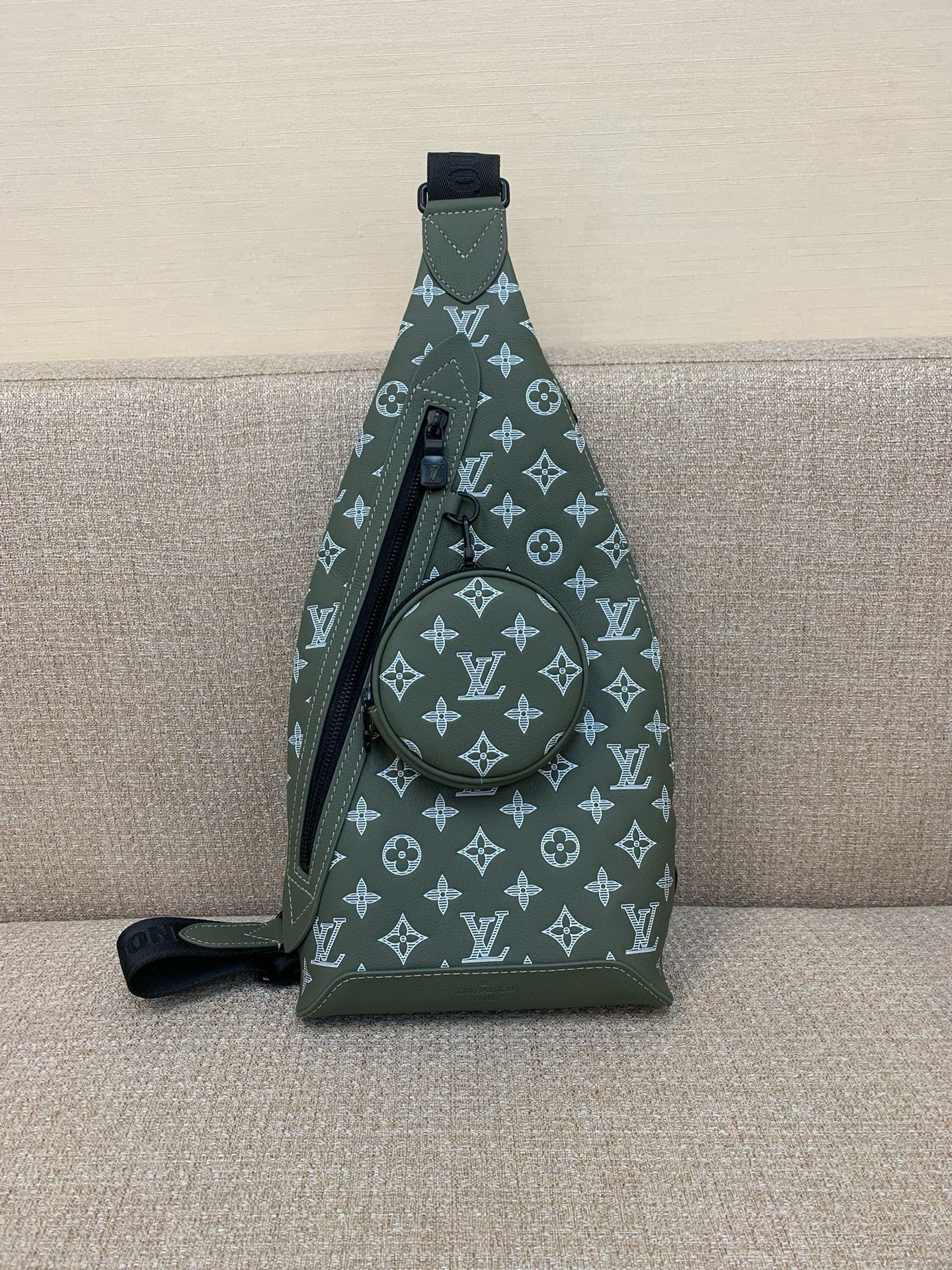 LV Duo Slingbag G65 - Bag