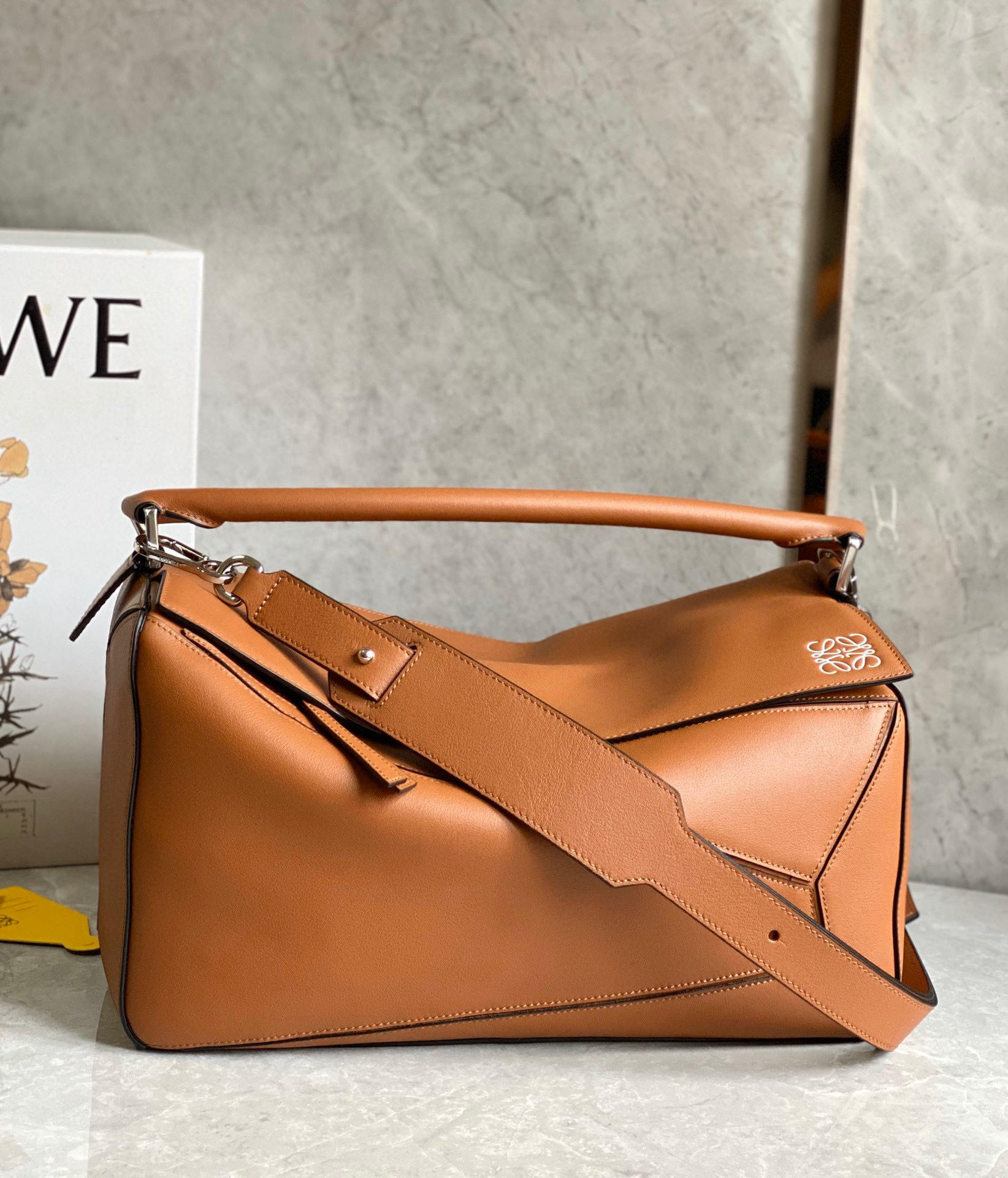 Loewe Large Puzzle Edge bag in classic