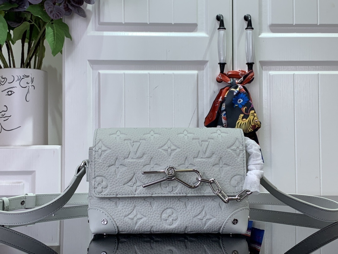 LV Steamer Wearable Wallet