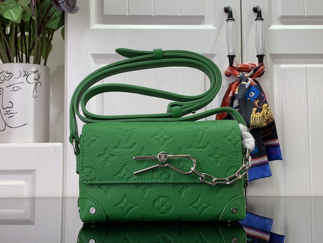 LV Steamer Wearable Wallet Green
