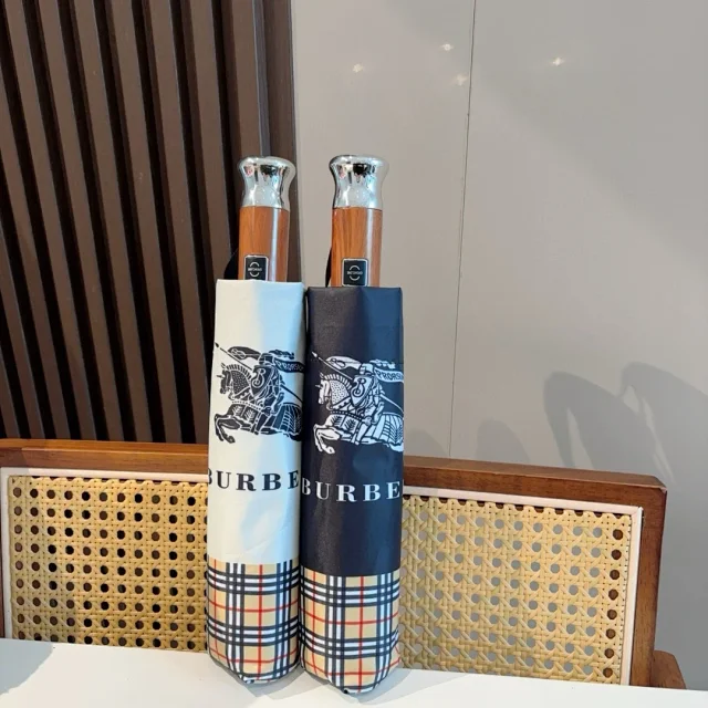Burberry trendy Zhanma tri-fold automatic folding umbrella