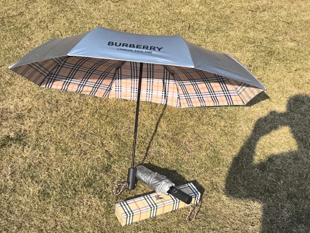 Burberry taiyin glue full light-proof sunshade umbrella