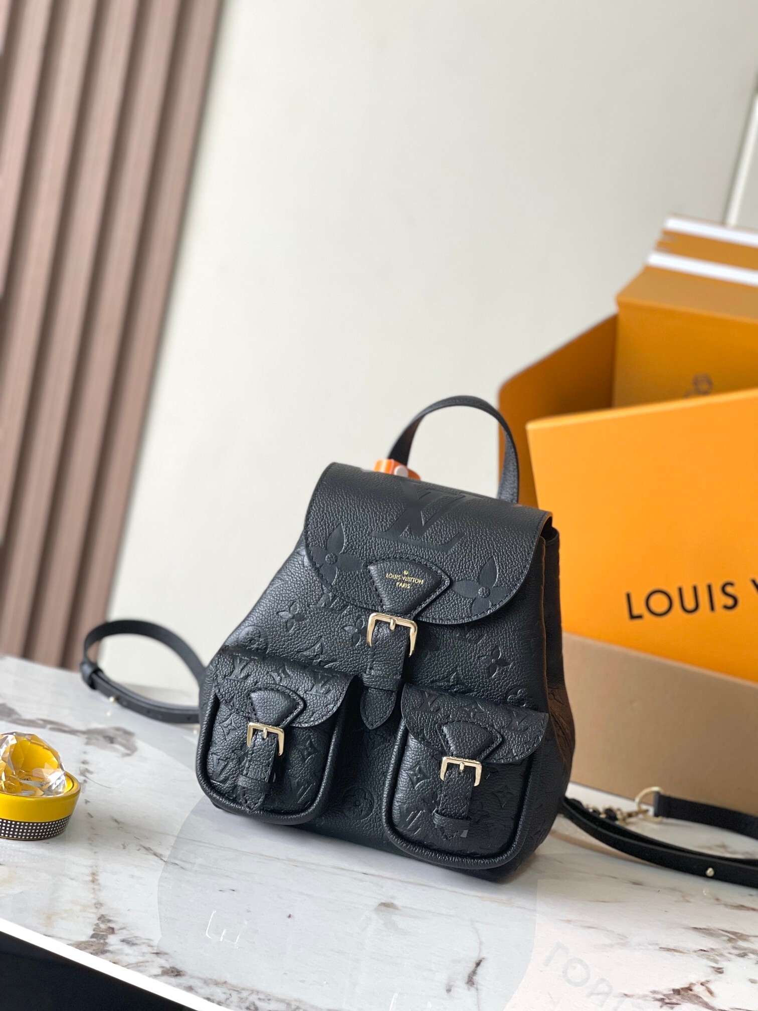 LV Discover the Best Thule Vea Backpack black