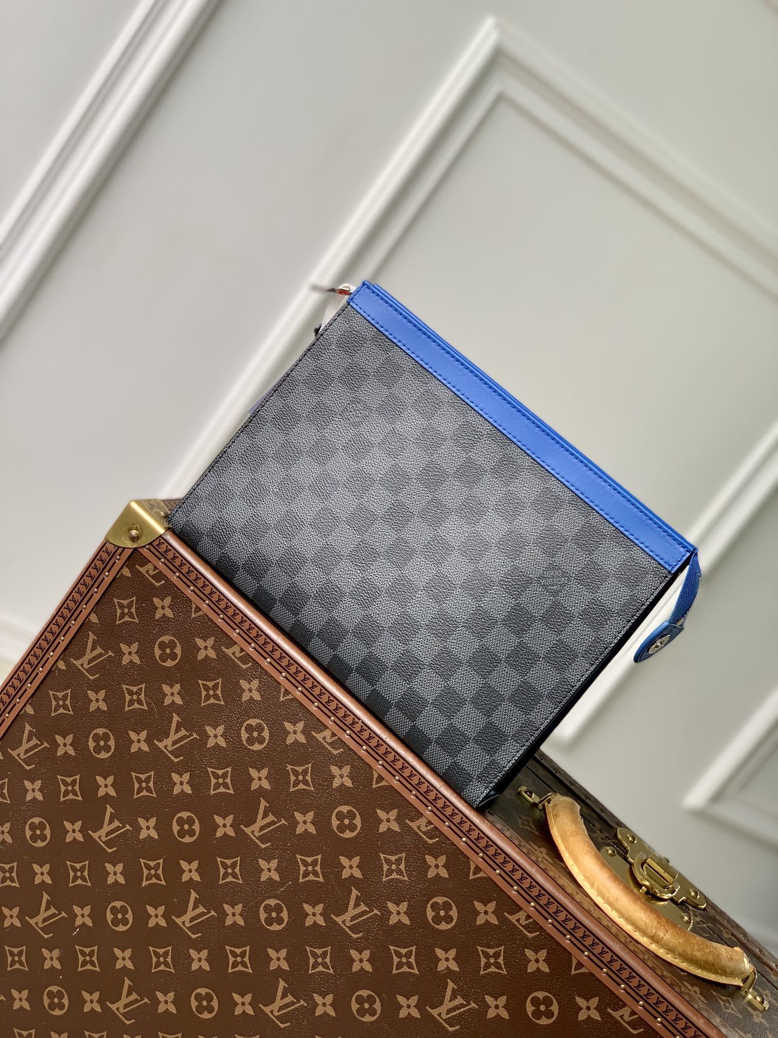 LV Pochette Voyage MM