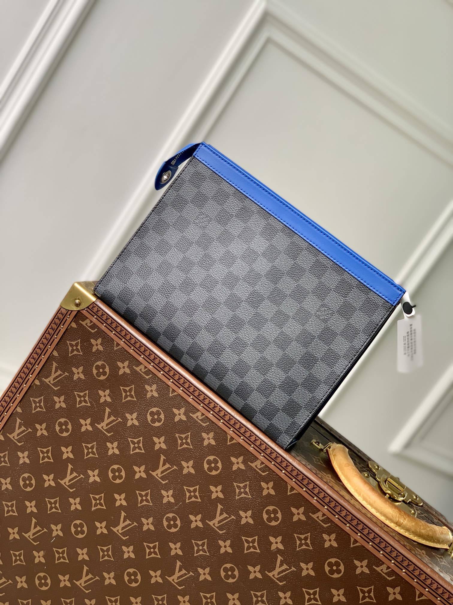 LV Pochette Voyage MM