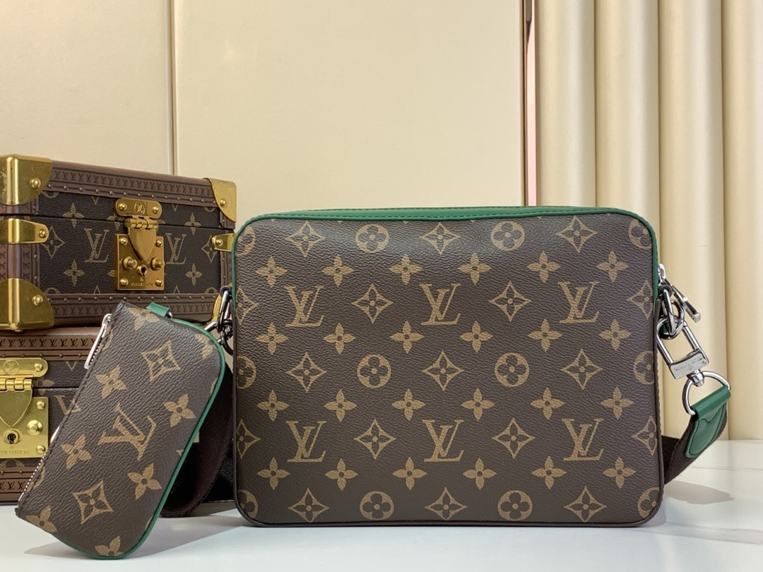 LV TRIO Messenger bag