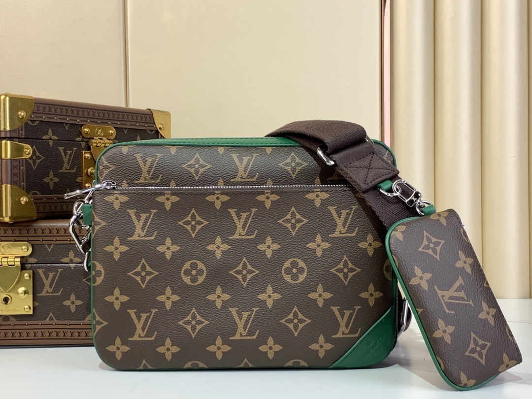 LV TRIO Messenger bag