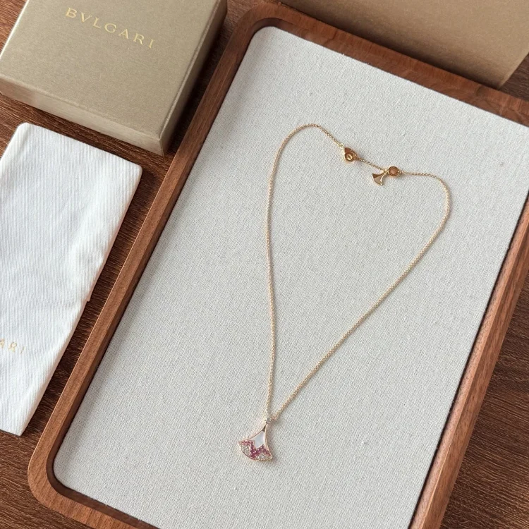 Bvlgari necklace