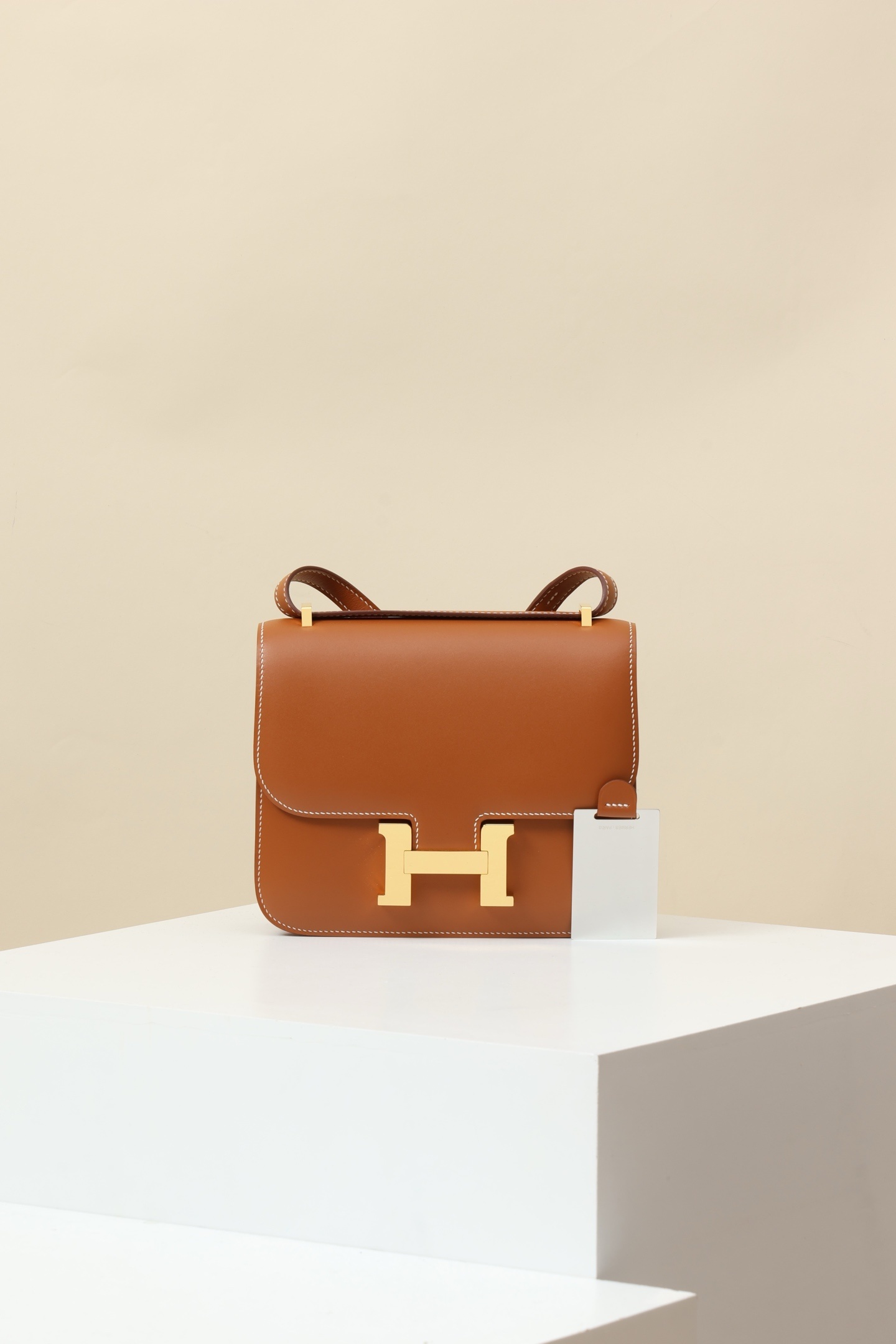 Hermes Constance is a classic and iconic shoulder bag
