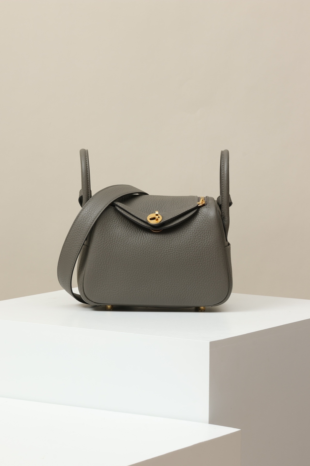 Hermes mini Lindy shoulder bag grey