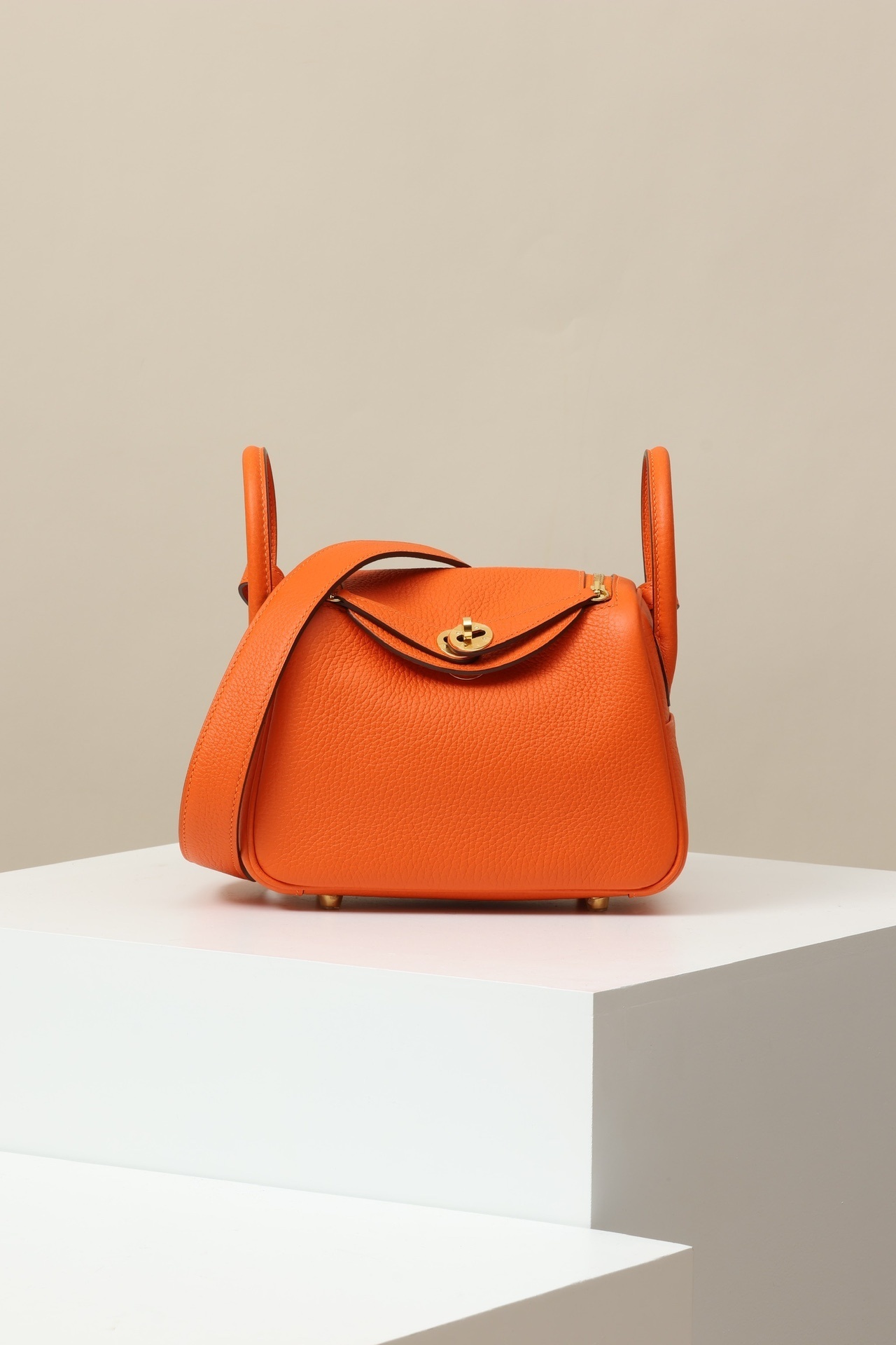 Hermes mini Lindy shoulder bag orange