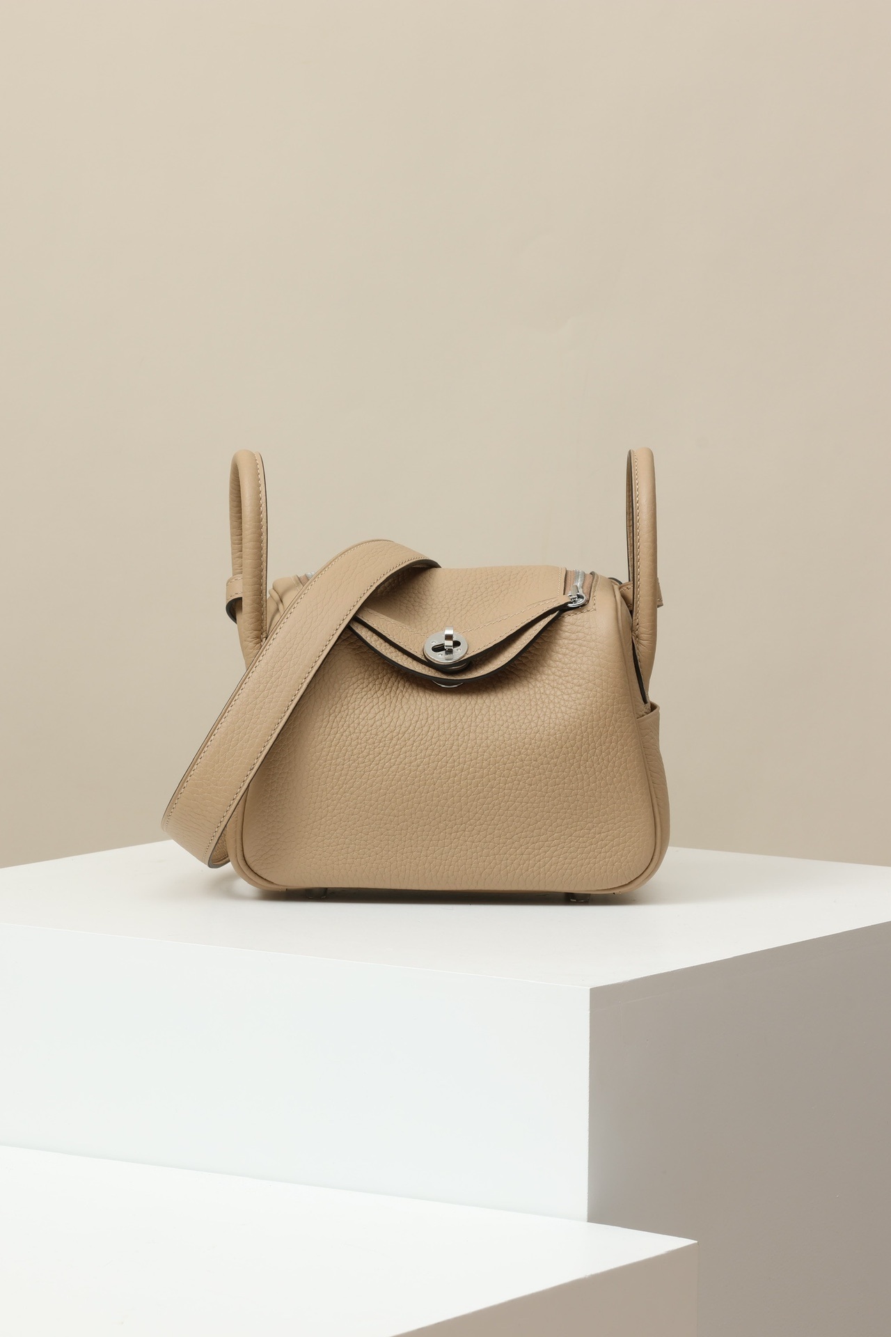 Hermes mini Lindy shoulder bag