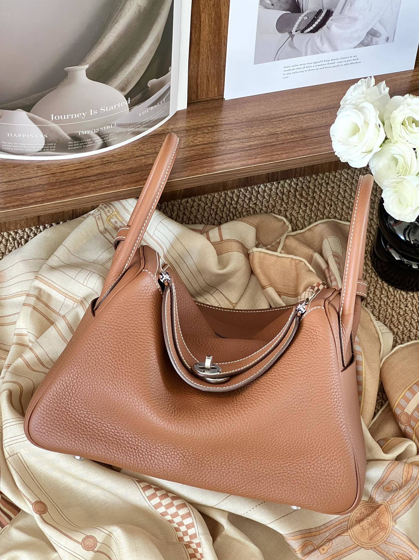 Hermes Lindy 26 bag brown