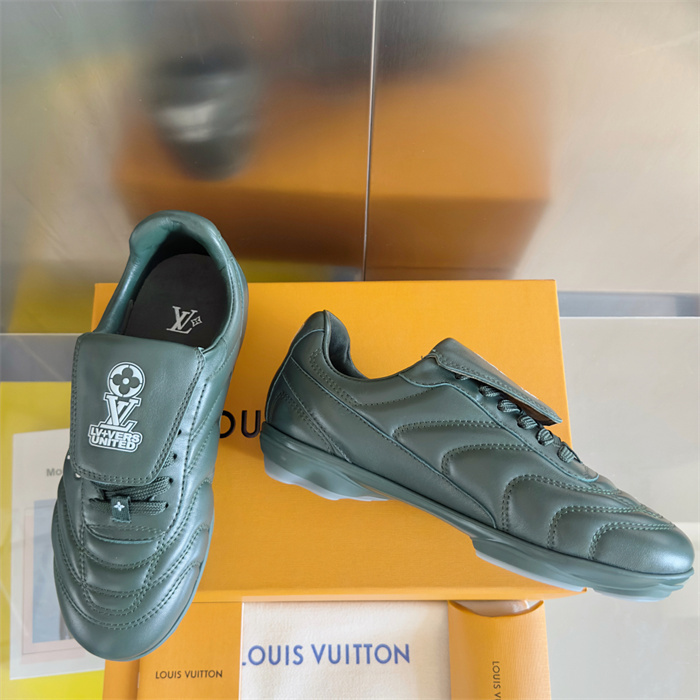 LV 1AHDPQ Footprint Soccer Sneaker green