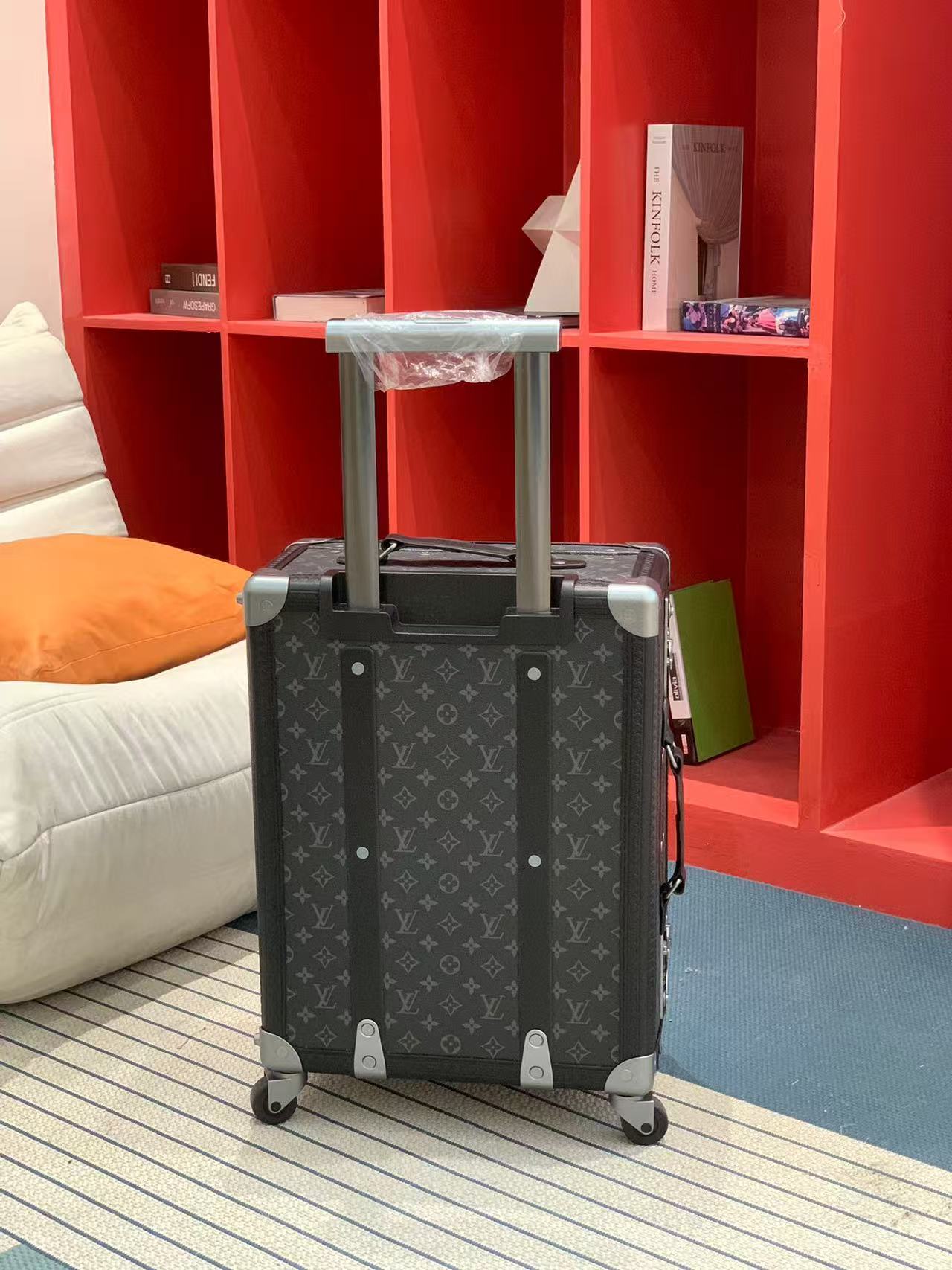 LV M10117 Rolling Trunk Monogram Eclipse 39 x 55 x 24 cm
