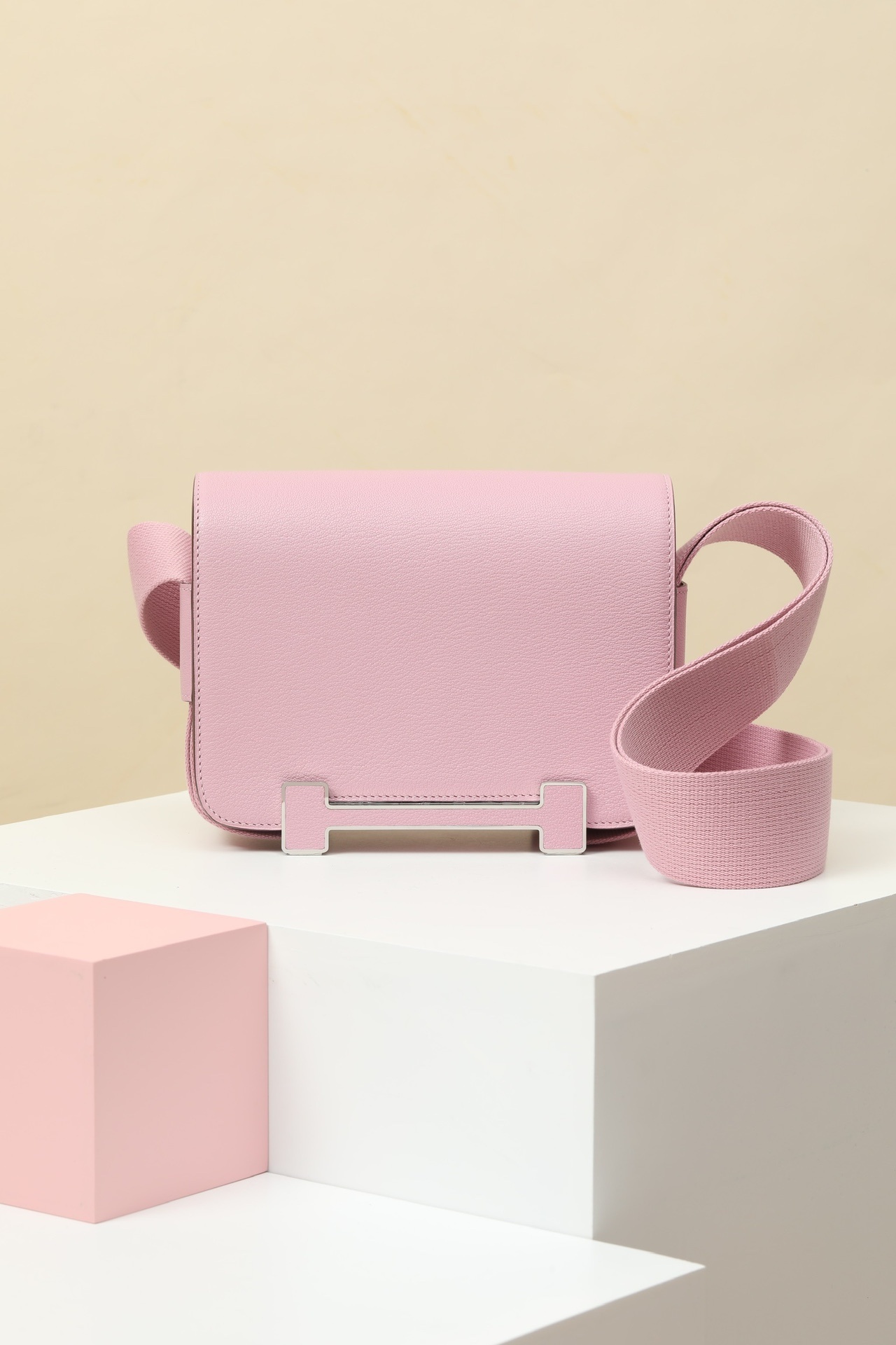 Hermes Lindy Bag Mini Pink