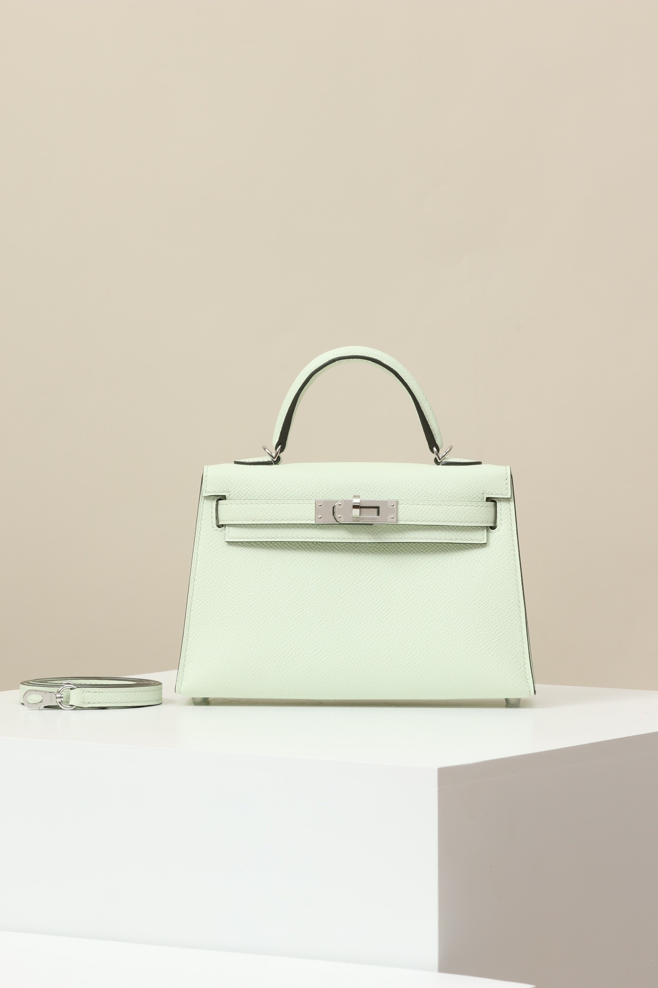 Hermès Hermes Kelly 25 Leather Handbag Green