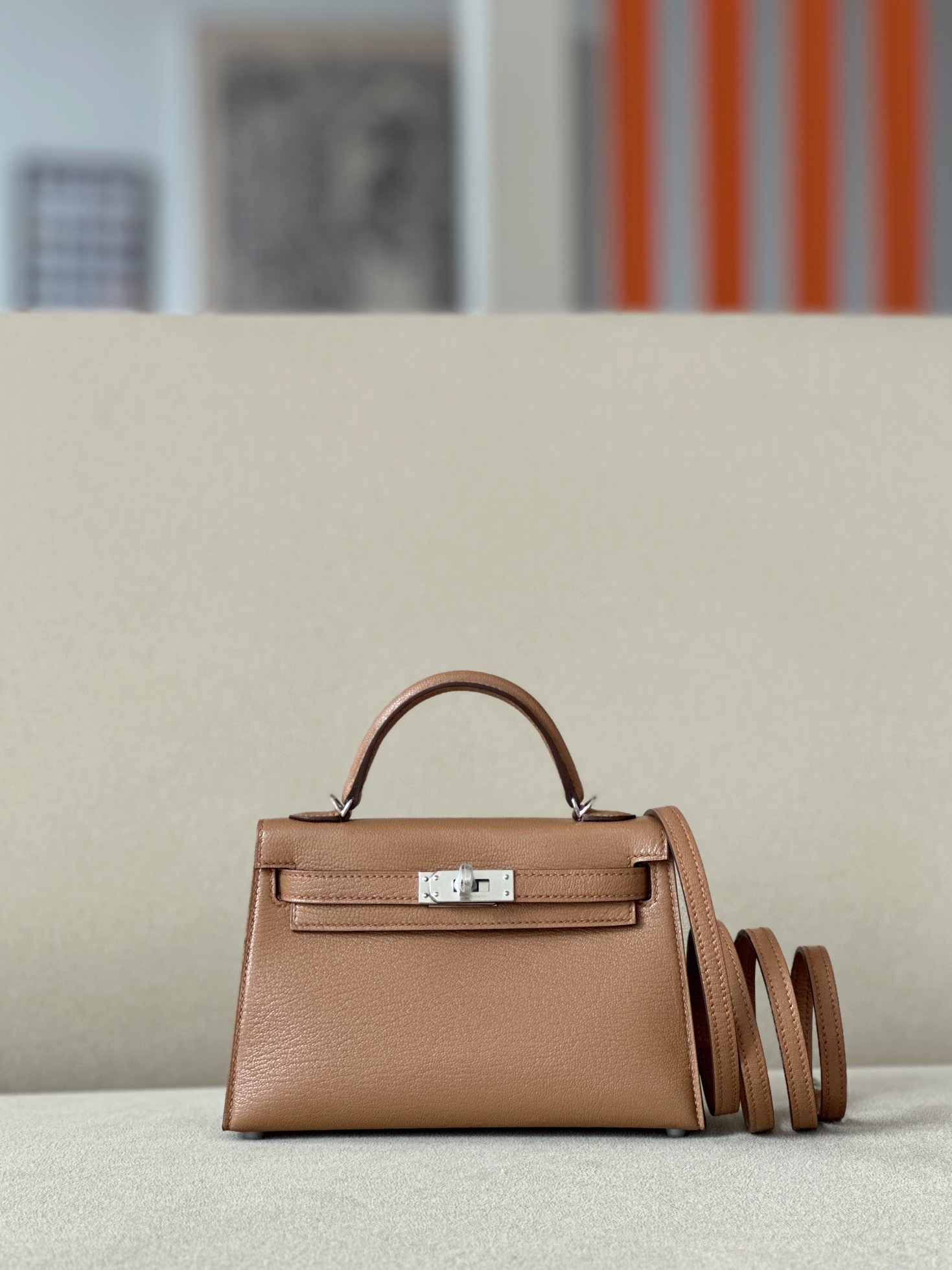 Hermès  Mini Lindy Shoulder Bag