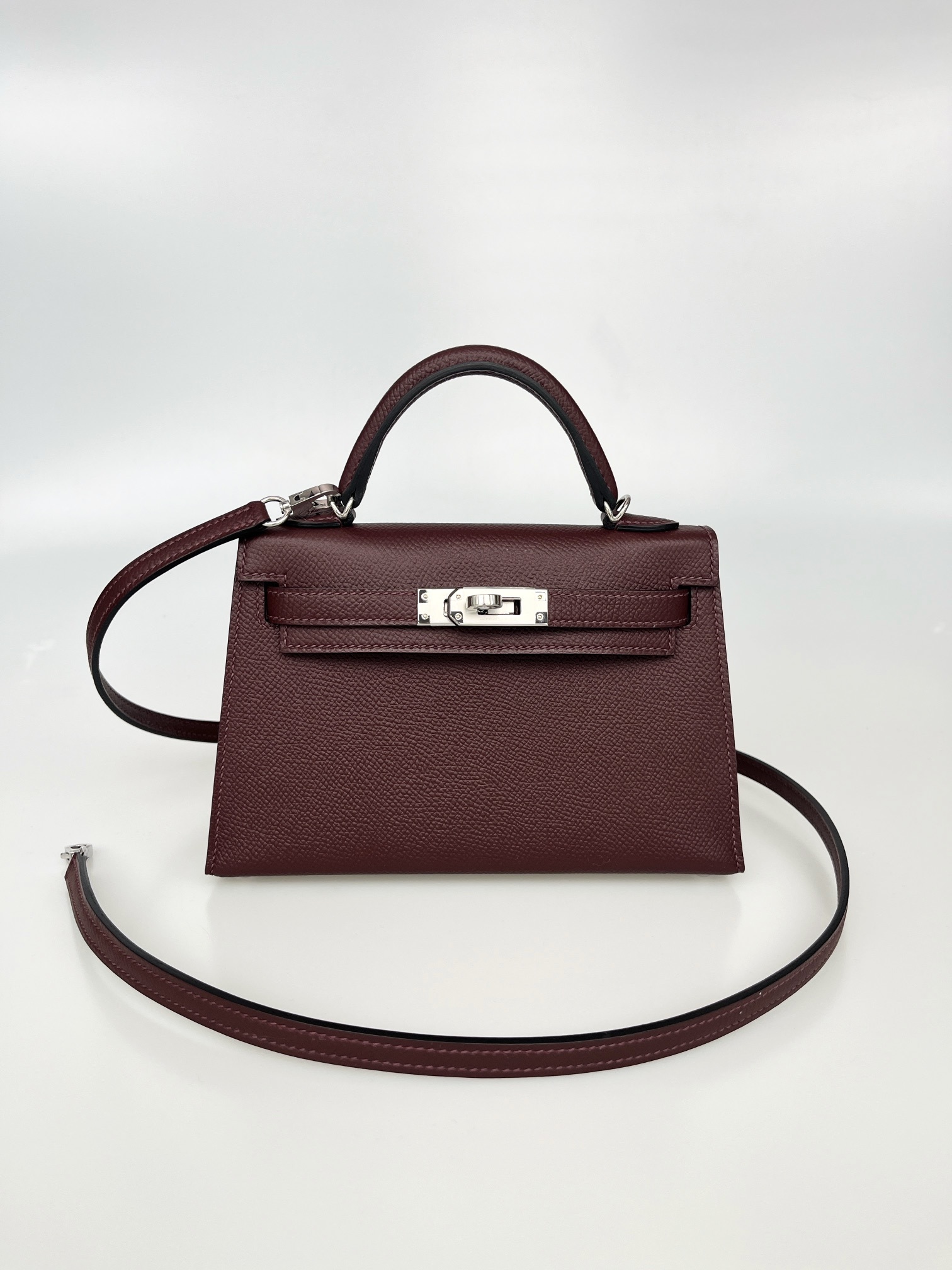 Hermès  Mini Lindy Shoulder Bag