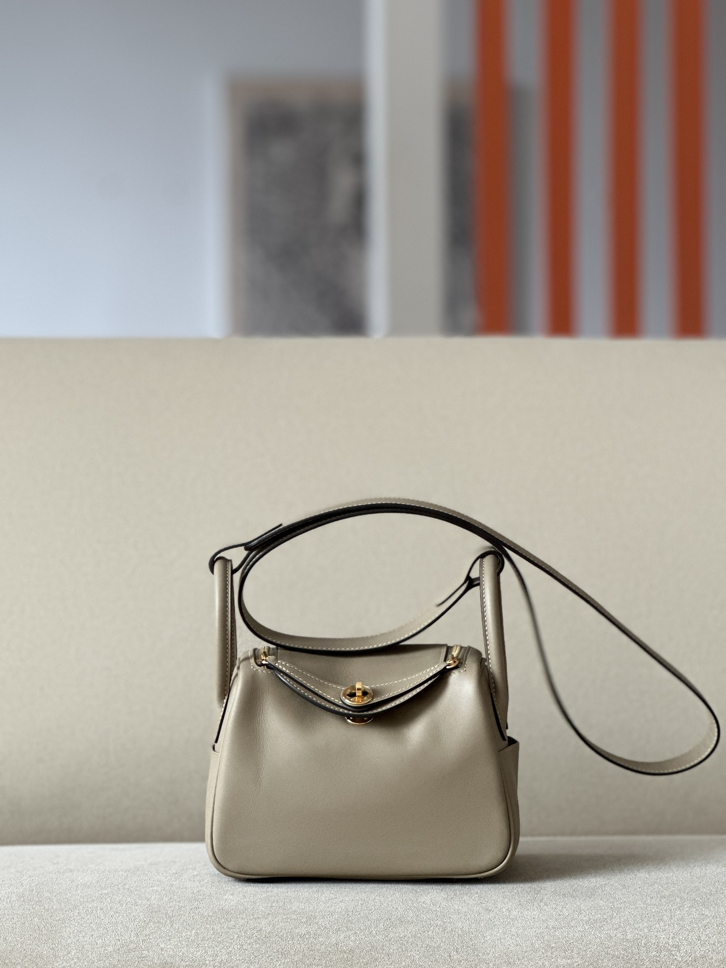 Hermes Brown Taurillon Clemence Leather Lindy 26 Shoulder Bag