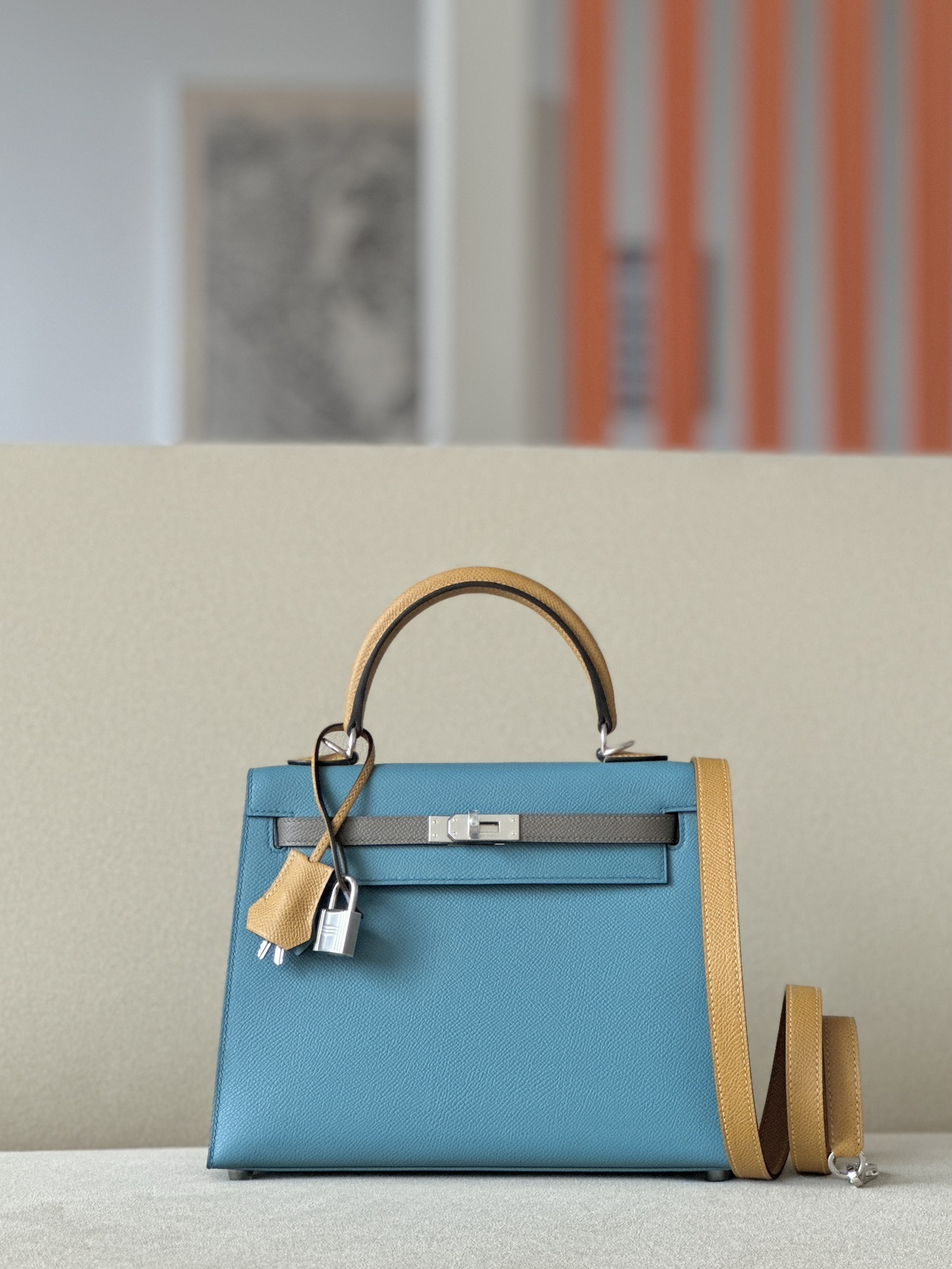Hermès Kelly 28 bag blue