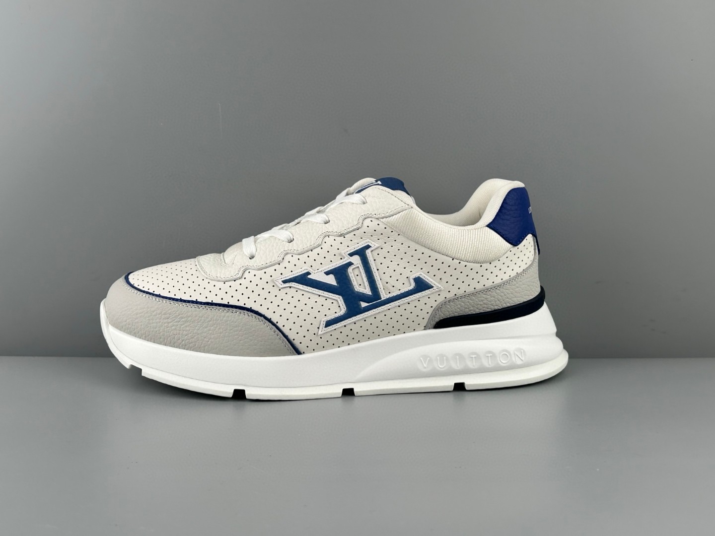 LV 1AHSUZ LV Classic Sneaker Blue