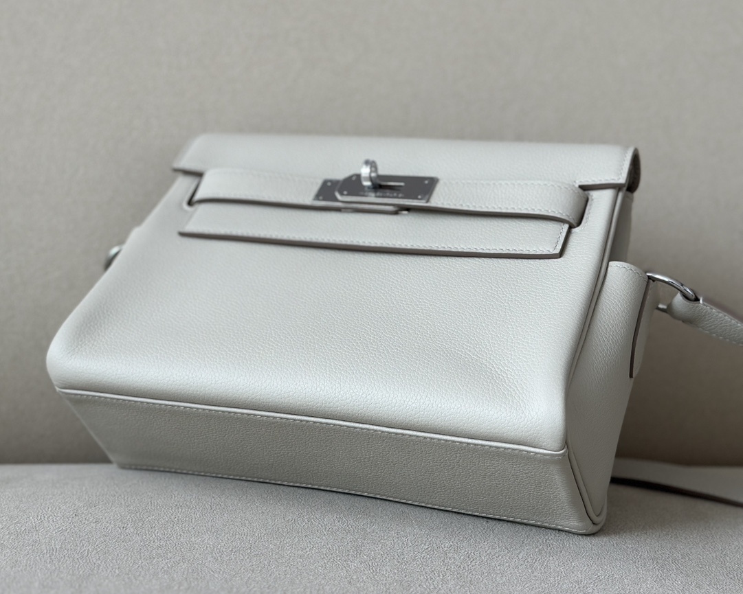 Hermes Kelly Messenger bag
