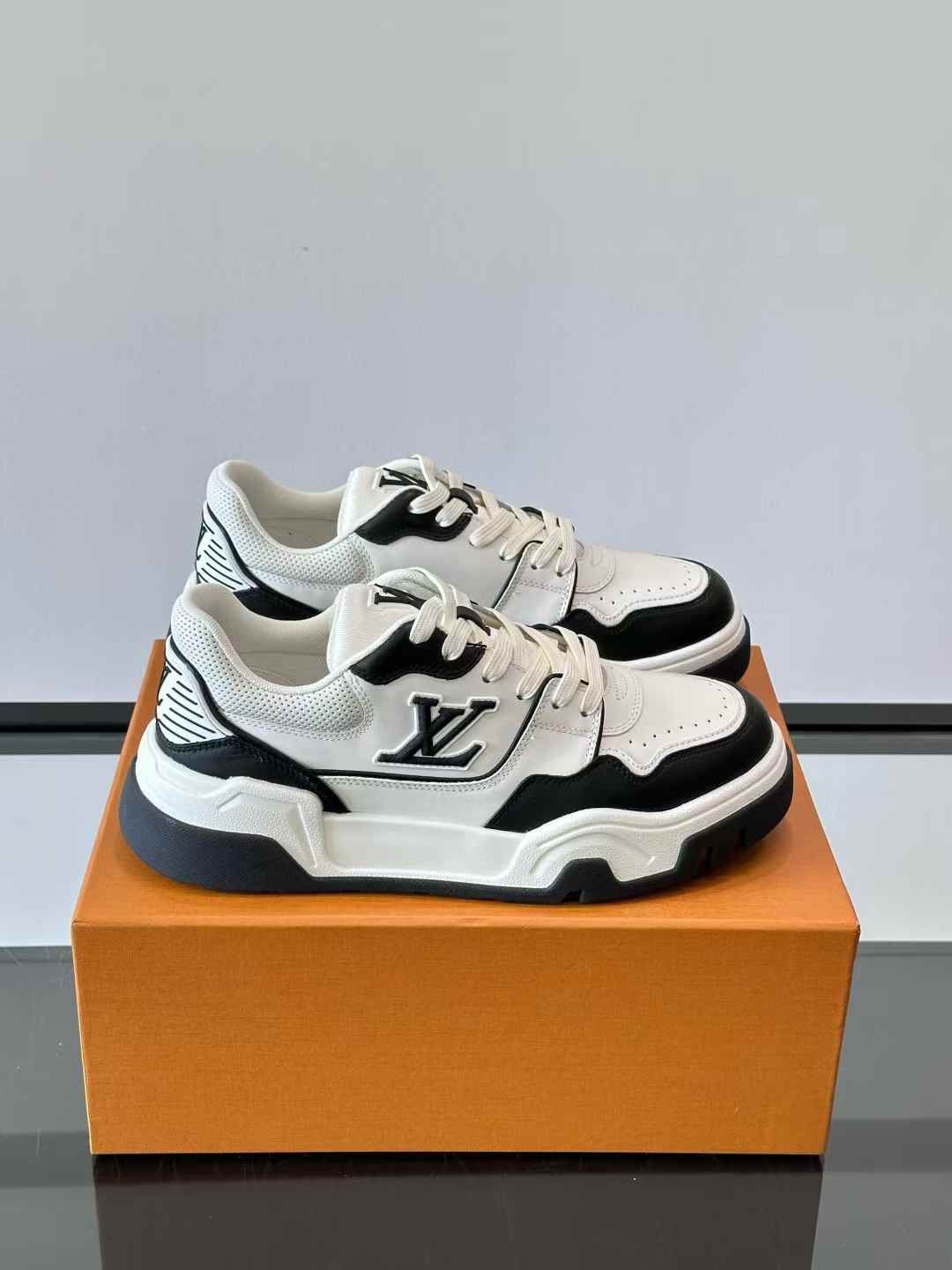 LV Trainer Sneaker