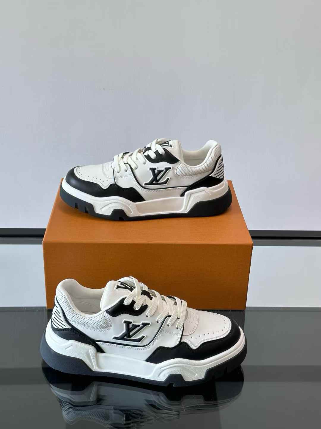 LV Trainer Sneaker