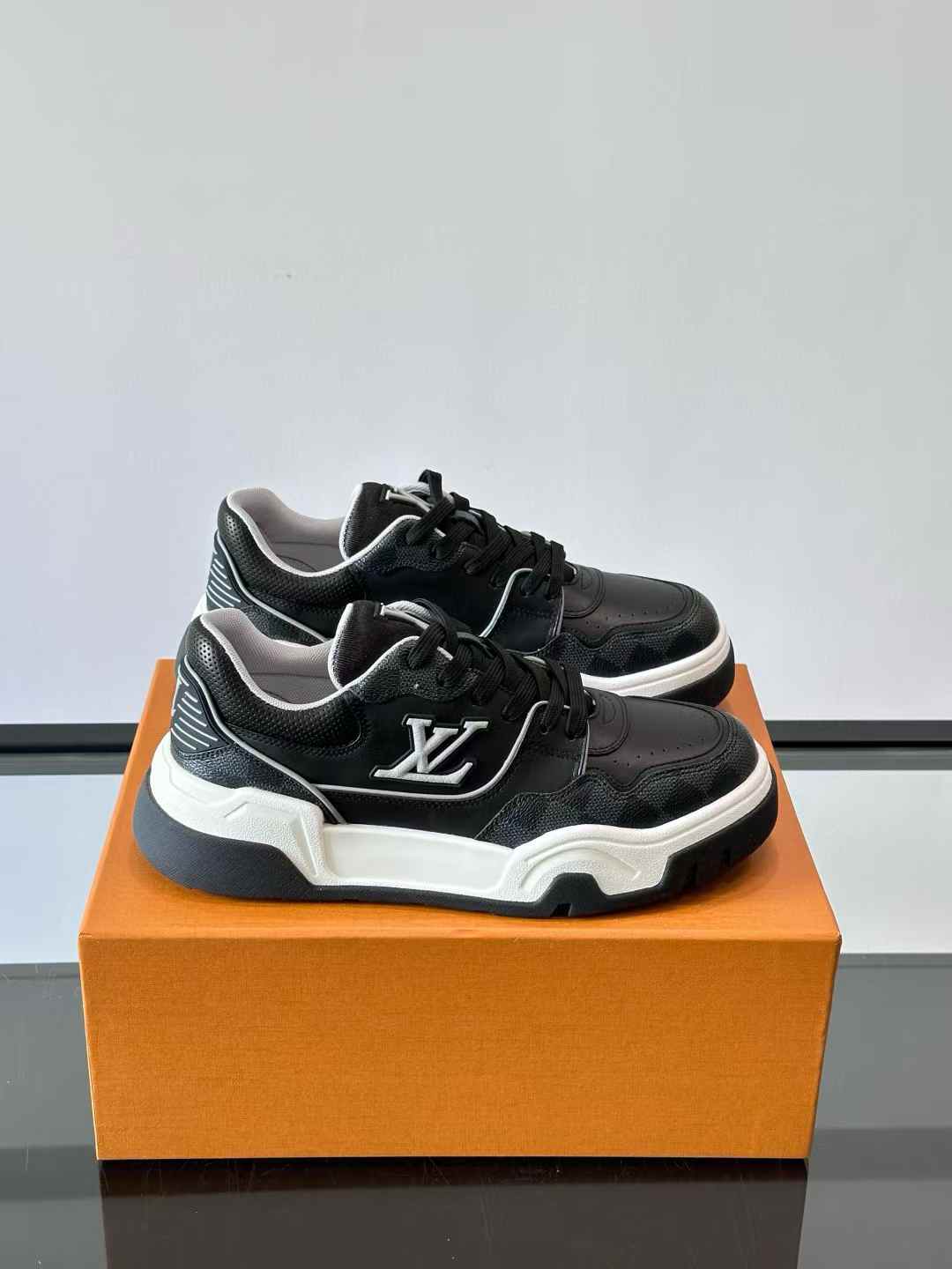LV Trainer Maxi Sneaker