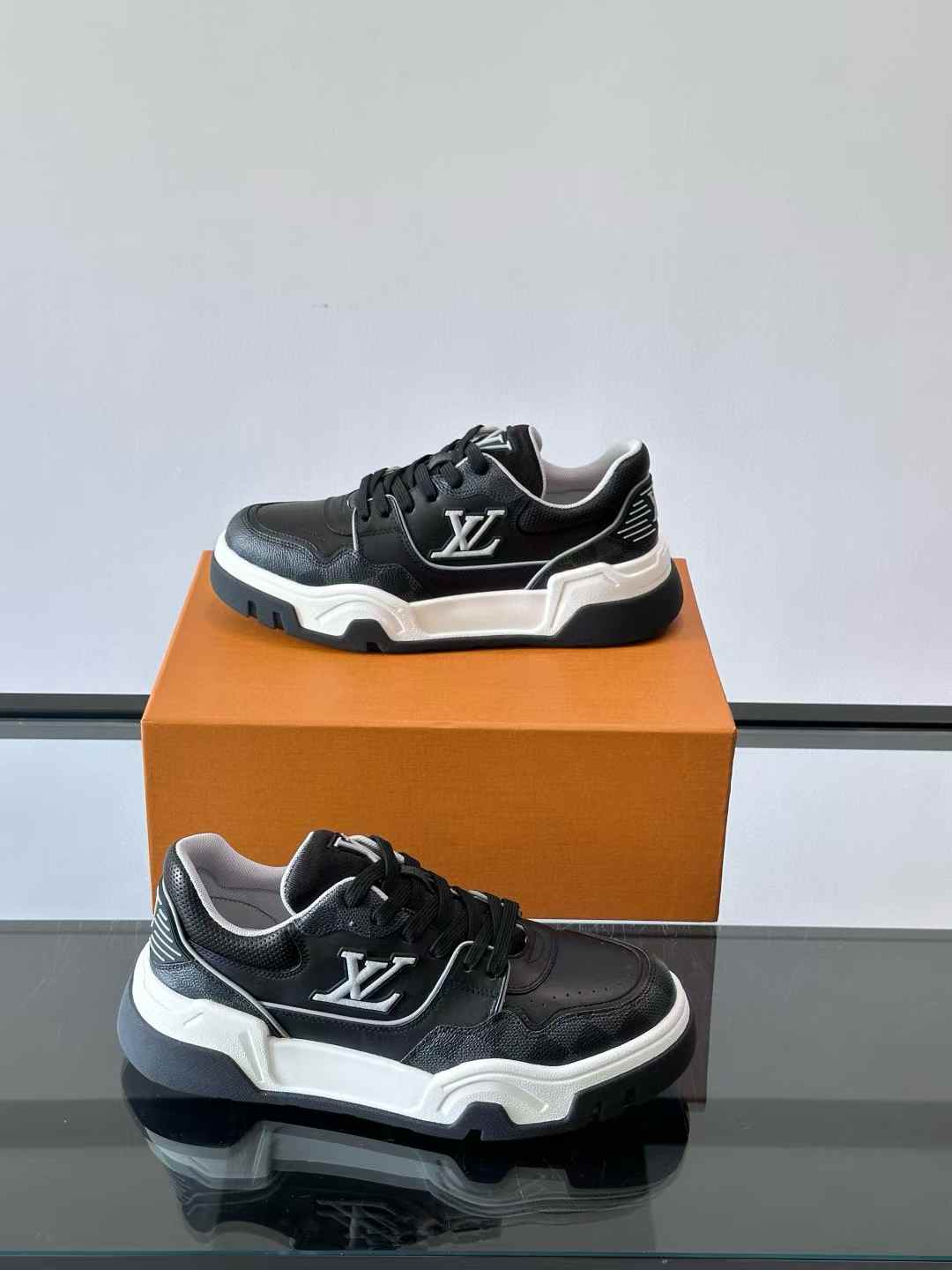 LV Trainer Maxi Sneaker