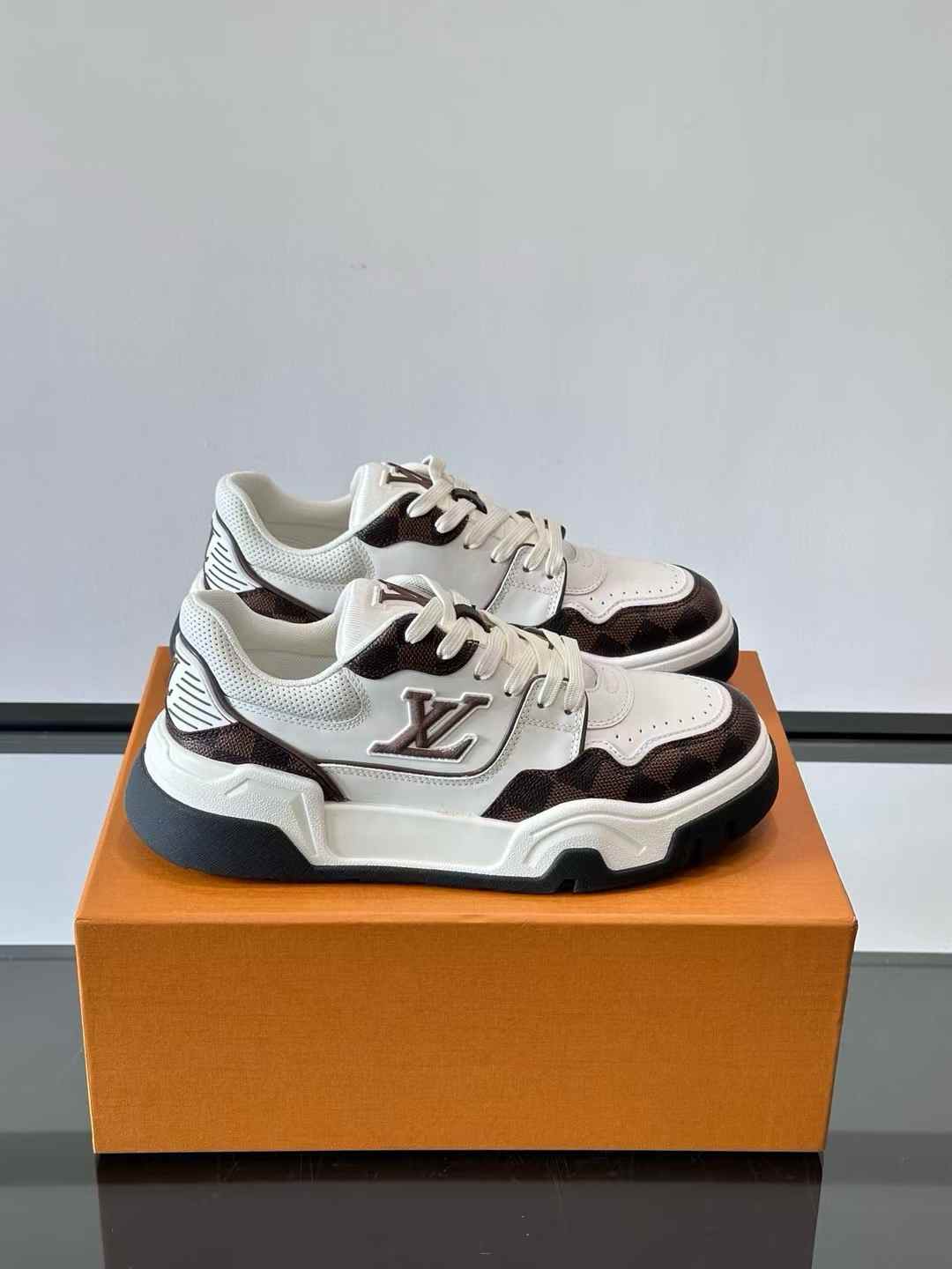 LV Trainer Maxi Sneaker