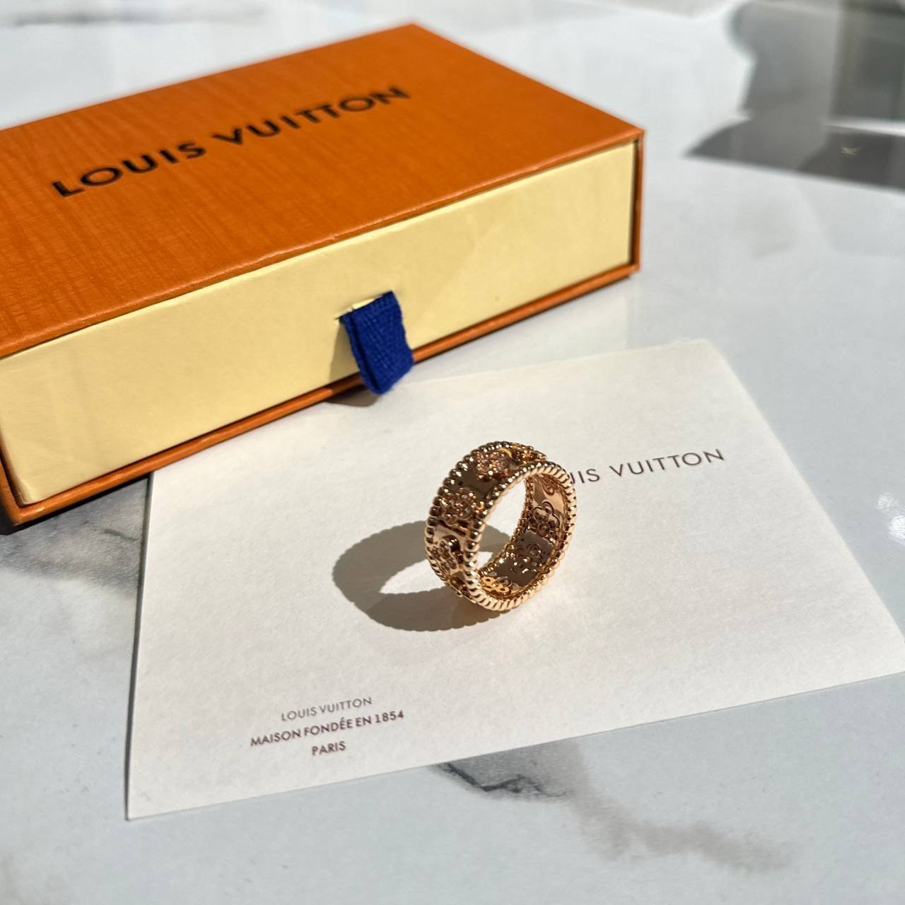 LV Ring