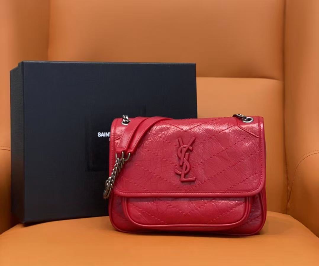 Saint Laurent Jamie 4.3 quilted leather shoulder bag in red 22cm