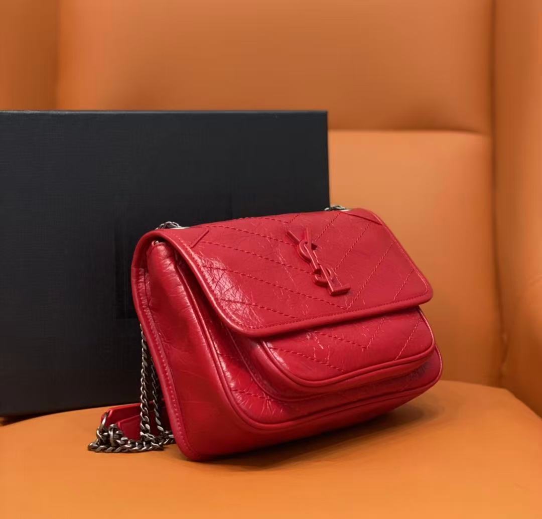 Saint Laurent Jamie 4.3 quilted leather shoulder bag in red 22cm