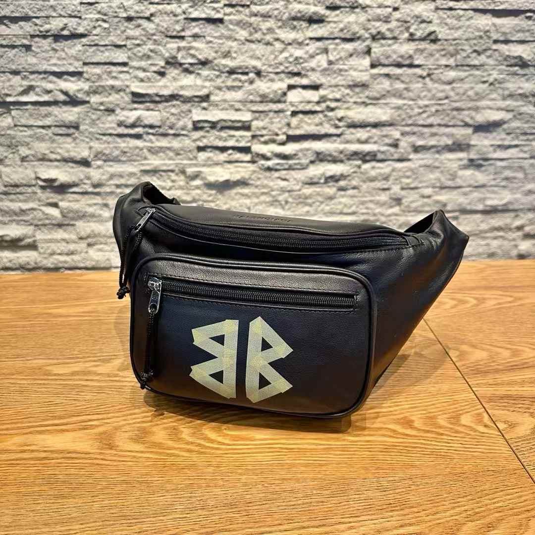 Balenciaga Explorer Messenger Bag in Black for Men