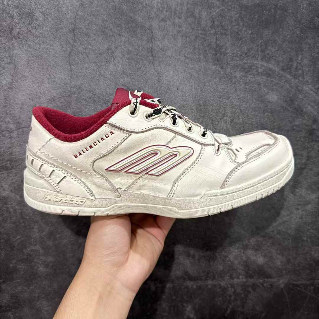 Balenciaga Men's Hamptons Worn-Out Off White / Red Low Top Sneaker