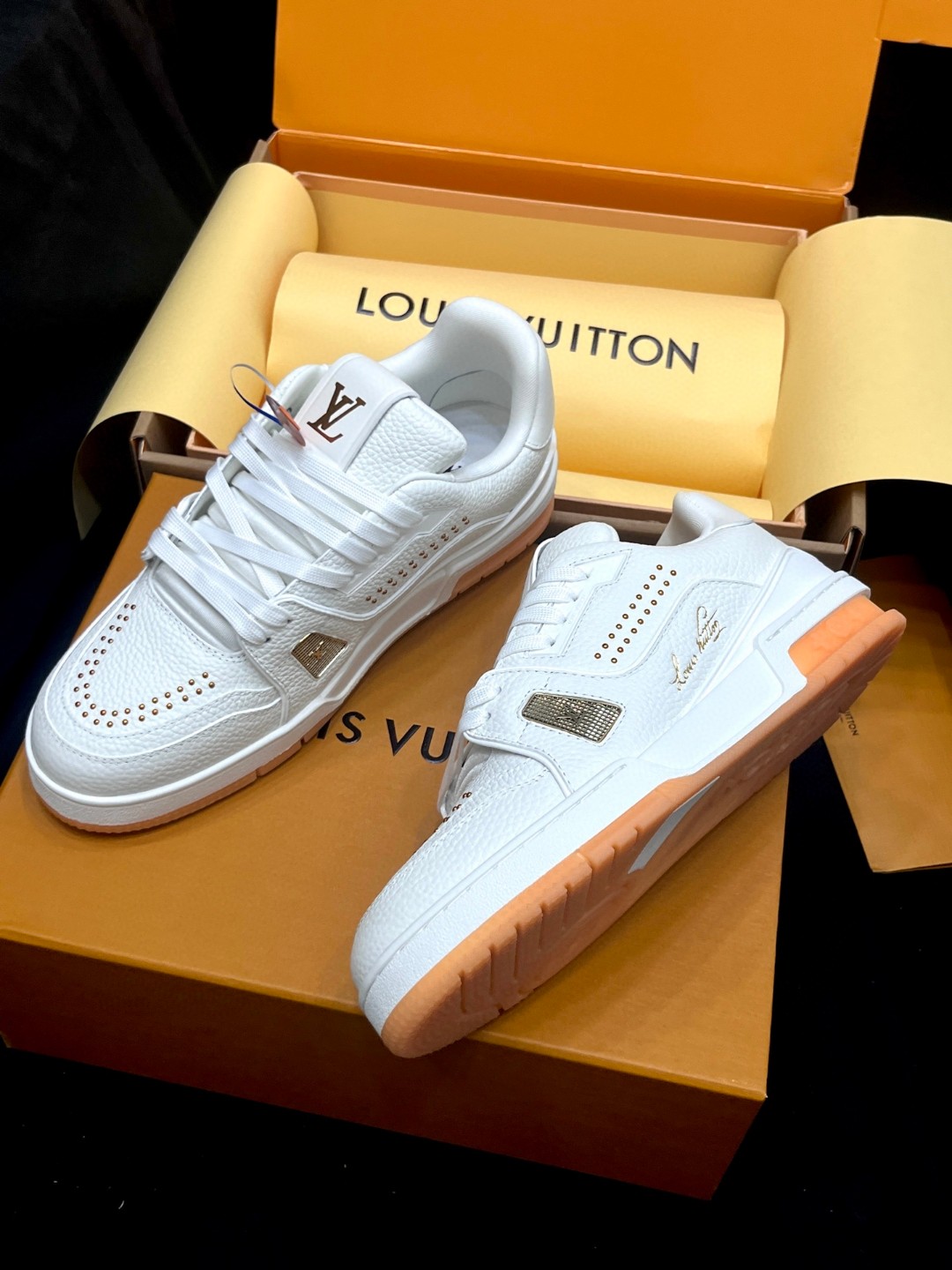 LV 1AHTGQ Trainer Sneaker white and orange