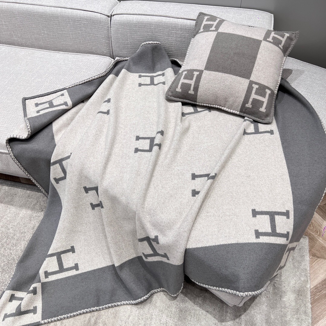 Hermes blanket grey